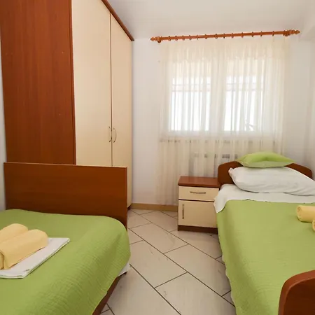 Frane By Interhome Maslenica