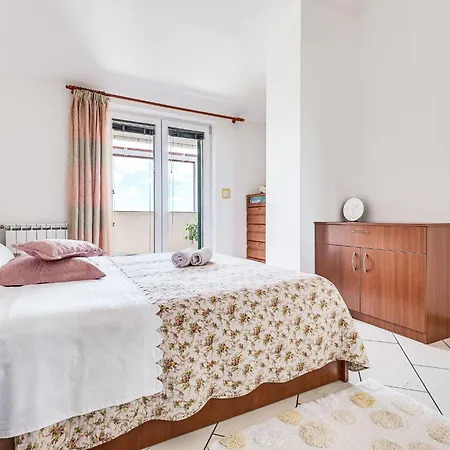 Frane By Interhome Maslenica