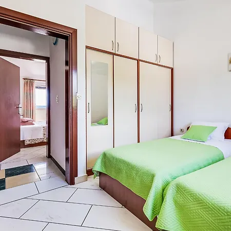 Frane By Interhome * Maslenica