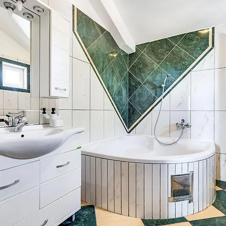 Frane By Interhome Сasa de vacaciones