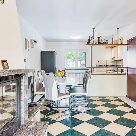 Frane By Interhome Сasa de vacaciones *