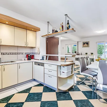 Сasa de vacaciones Frane By Interhome Maslenica