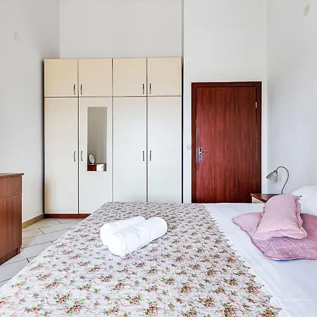 Сasa de vacaciones Frane By Interhome *