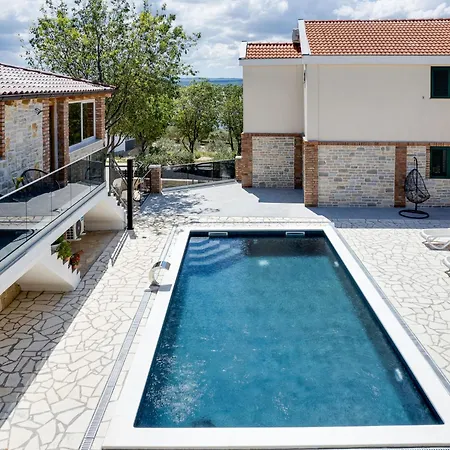 Frane By Interhome Maslenica