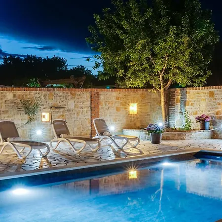 Frane By Interhome * Maslenica