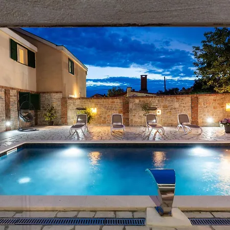 Frane By Interhome Сasa de vacaciones