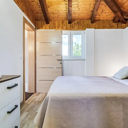 Frane By Interhome Maslenica