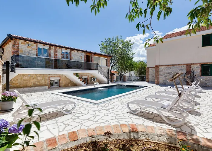 Frane By Interhome Maslenica