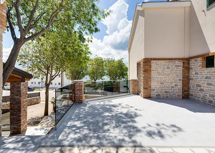 בית נופש Frane By Interhome